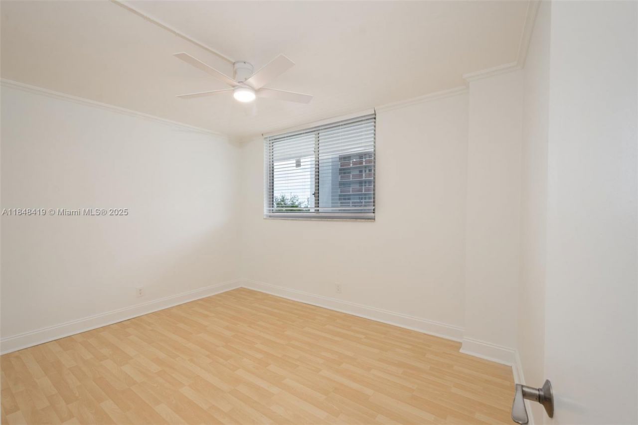 3703 NE 166th St, Unit 408, North Miami Beach, FL 33160 Photo