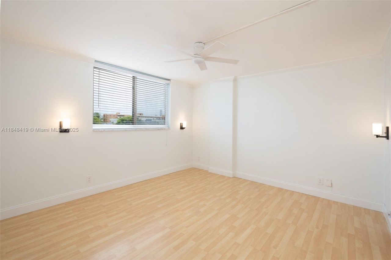 3703 NE 166th St, Unit 408, North Miami Beach, FL 33160 Photo