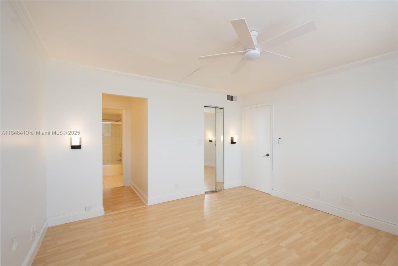 3703 NE 166th St, Unit 408, North Miami Beach, FL 33160 Photo