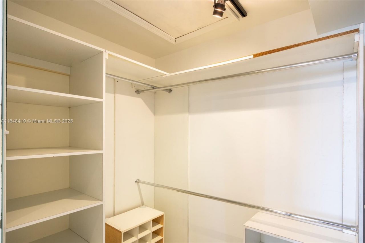 3703 NE 166th St, Unit 408, North Miami Beach, FL 33160 Photo