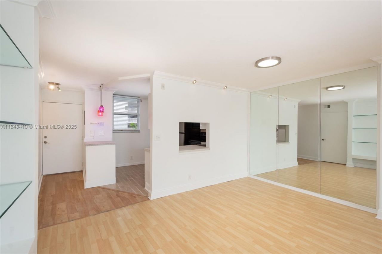 3703 NE 166th St, Unit 408, North Miami Beach, FL 33160 Photo