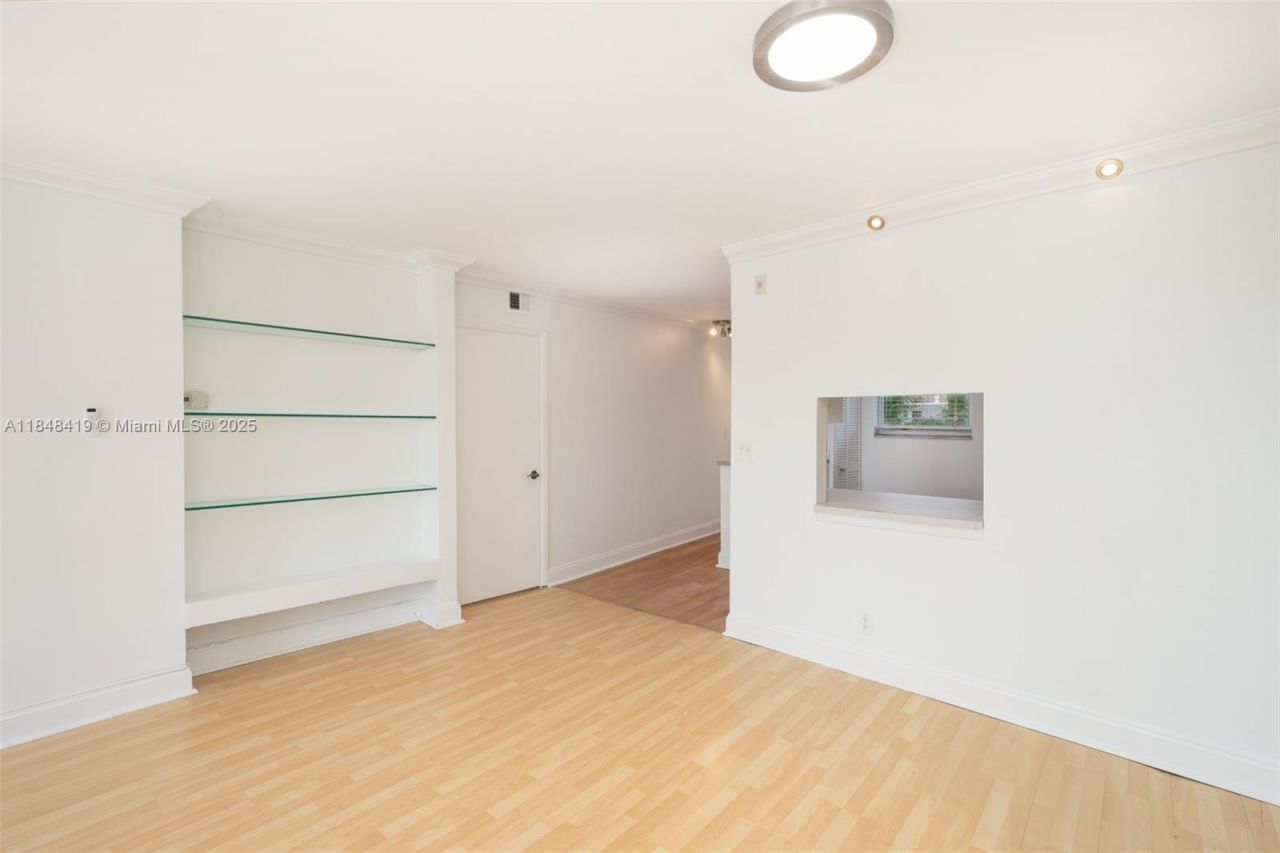 3703 NE 166th St, Unit 408, North Miami Beach, FL 33160 Photo