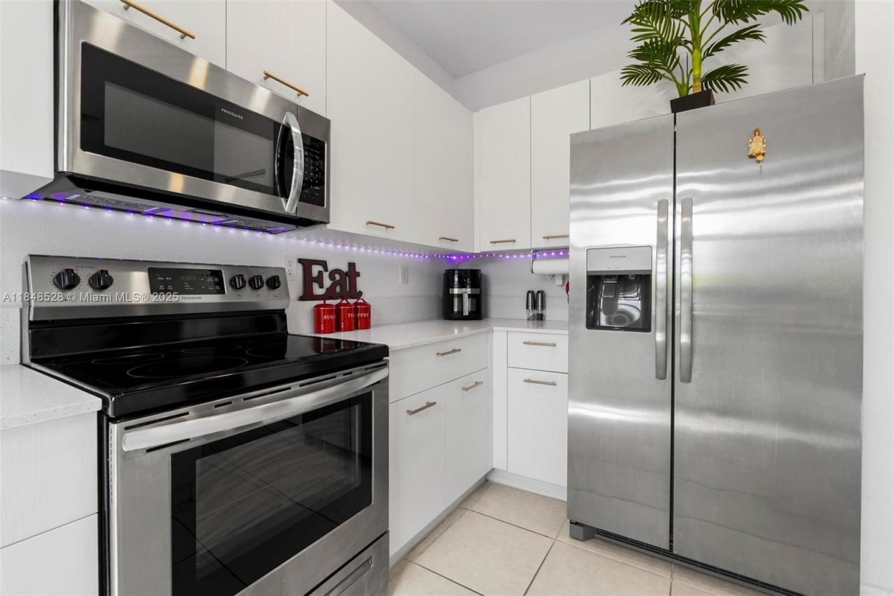 12625 NW 23rd Pl, Miami, FL 33167 Photo