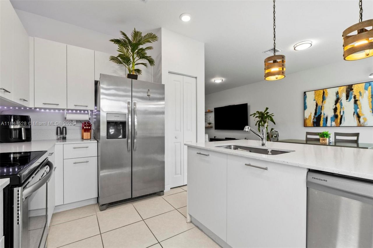 12625 NW 23rd Pl, Miami, FL 33167 Photo