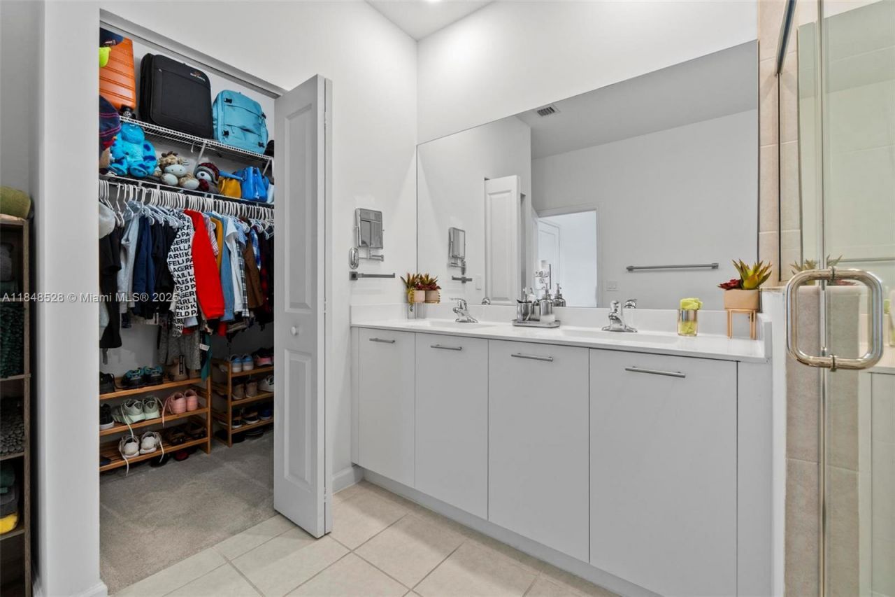 12625 NW 23rd Pl, Miami, FL 33167 Photo