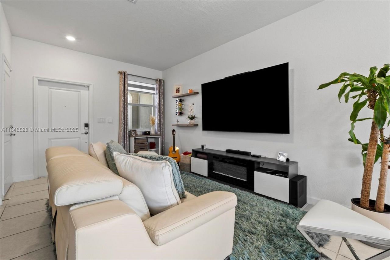 12625 NW 23rd Pl, Miami, FL 33167 Photo