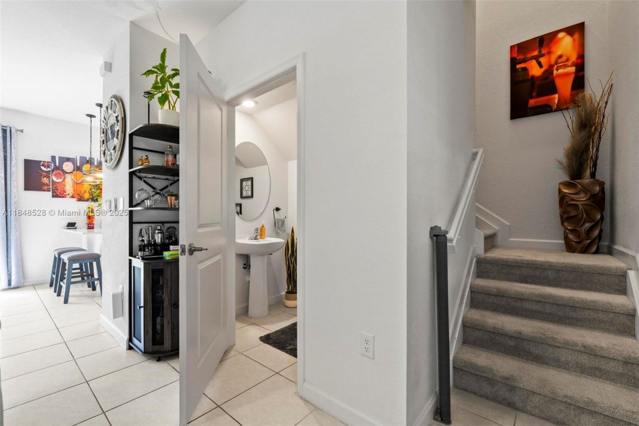 12625 NW 23rd Pl, Miami, FL 33167 Photo