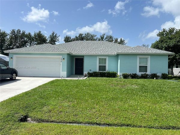 172 SW Langfield Ave, Port St. Lucie, FL 34984