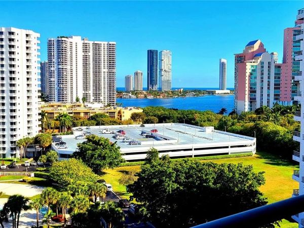 3300 NE 191 st, Unit 1207, Aventura, FL 33180