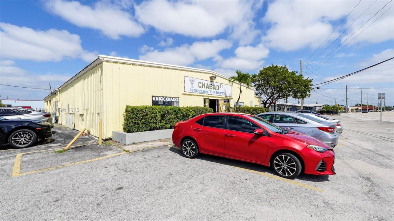 4201 N Dixie Hwy, Oakland Park, FL 33334 Photo