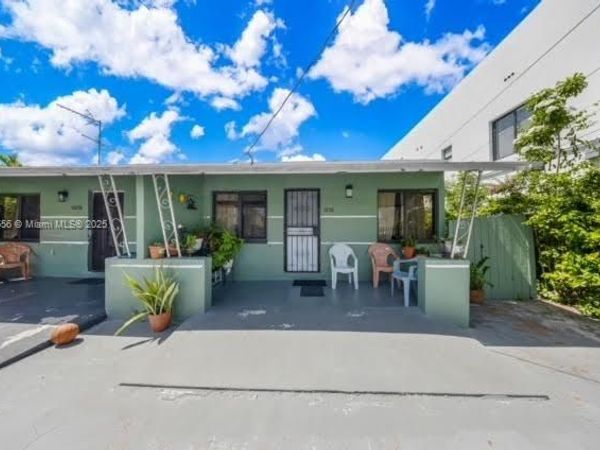 1858 SW 5th St, Miami, FL 33135