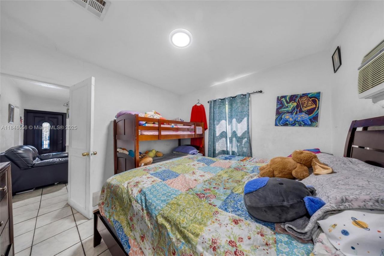 1858 SW 5th St, Miami, FL 33135 Photo