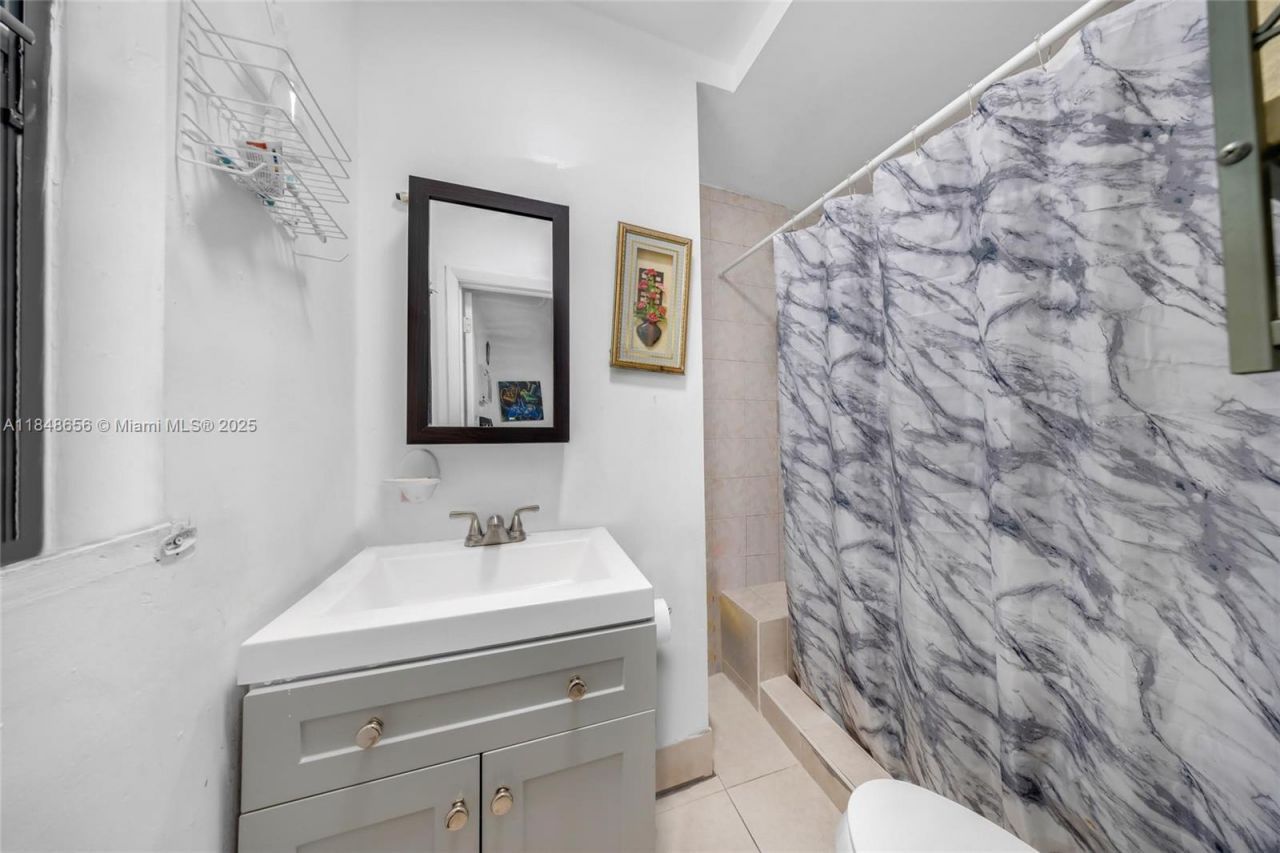 1858 SW 5th St, Miami, FL 33135 Photo