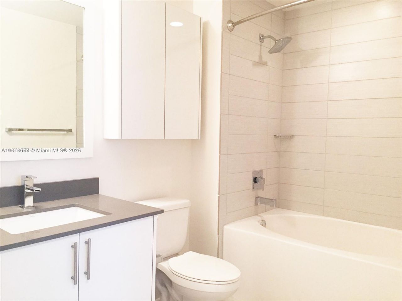 999 SW 1st Ave, Unit 2717, Miami, FL 33130 Photo