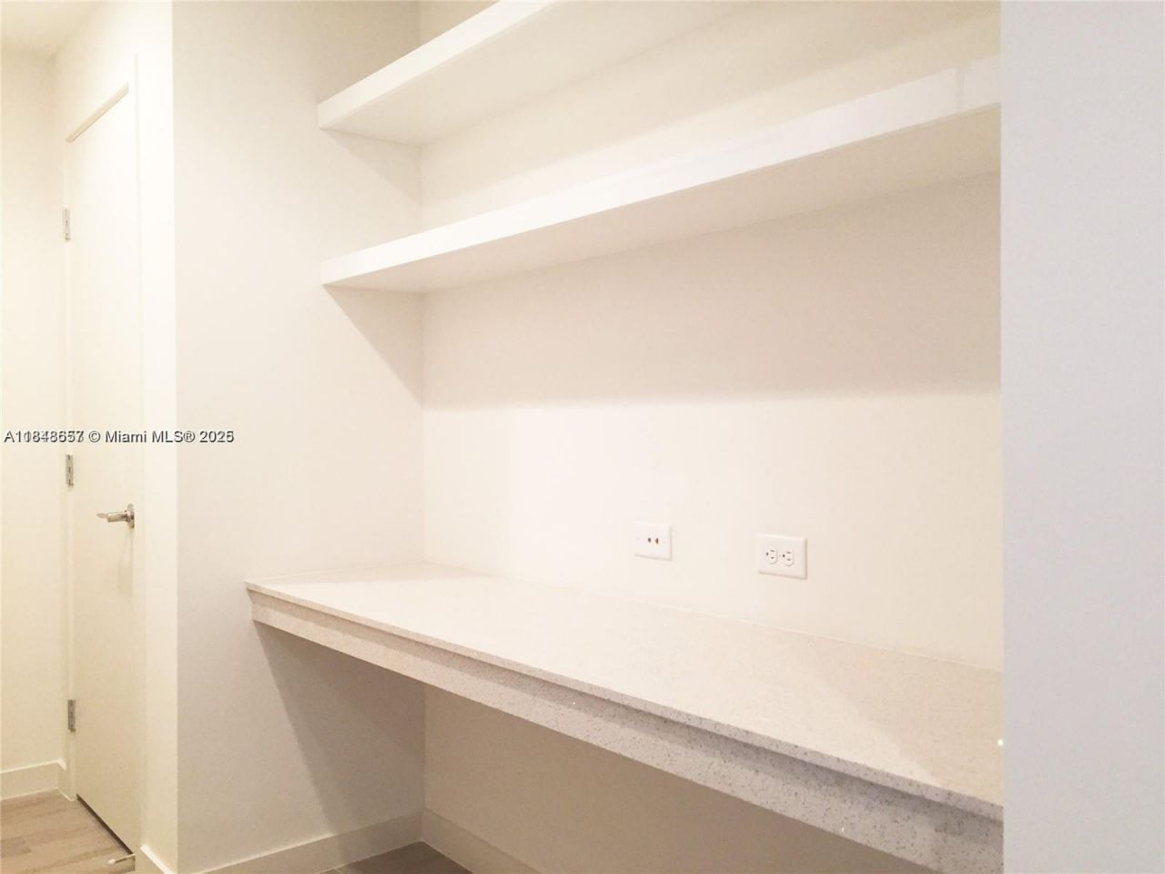 999 SW 1st Ave, Unit 2717, Miami, FL 33130 Photo