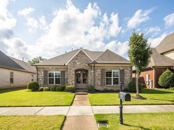 1664 POPPY HILLS DR, Collierville, TN 38017