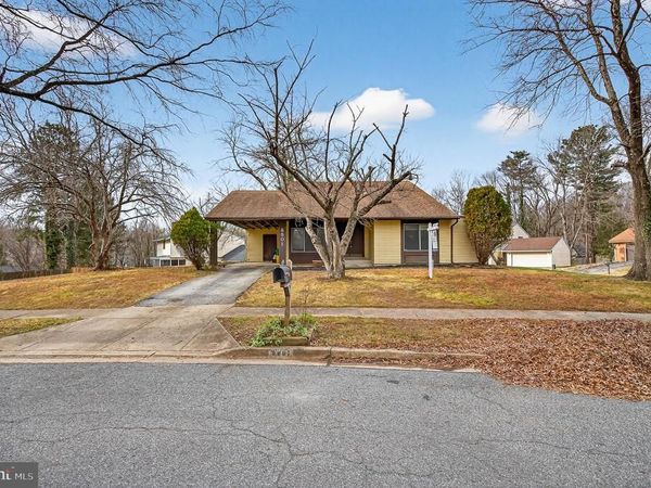 8801 MONMOUTH DRIVE, UPPER MARLBORO, MD 20772