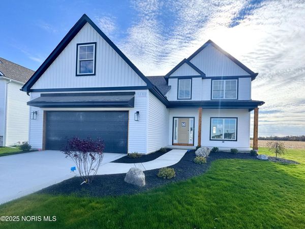 9853 Featherwood Lane, Sylvania, OH 43560