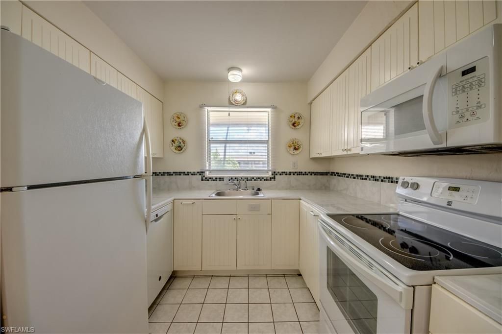 909 SE 46th Ln, Unit 202, Cape Coral, FL 33904 Photo