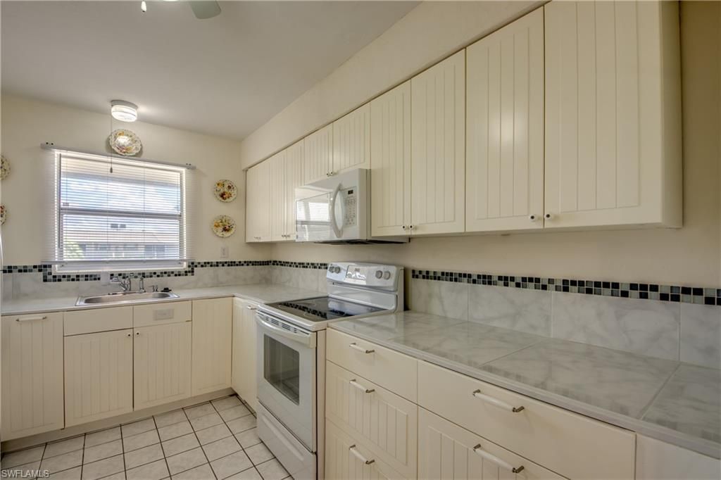 909 SE 46th Ln, Unit 202, Cape Coral, FL 33904 Photo