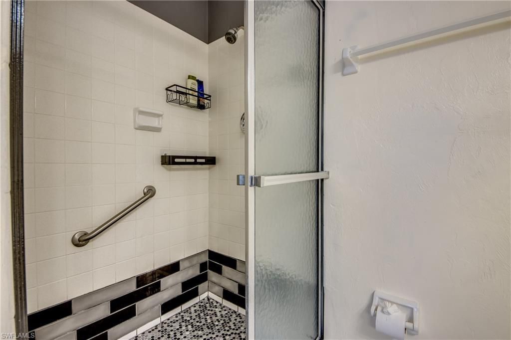 909 SE 46th Ln, Unit 202, Cape Coral, FL 33904 Photo