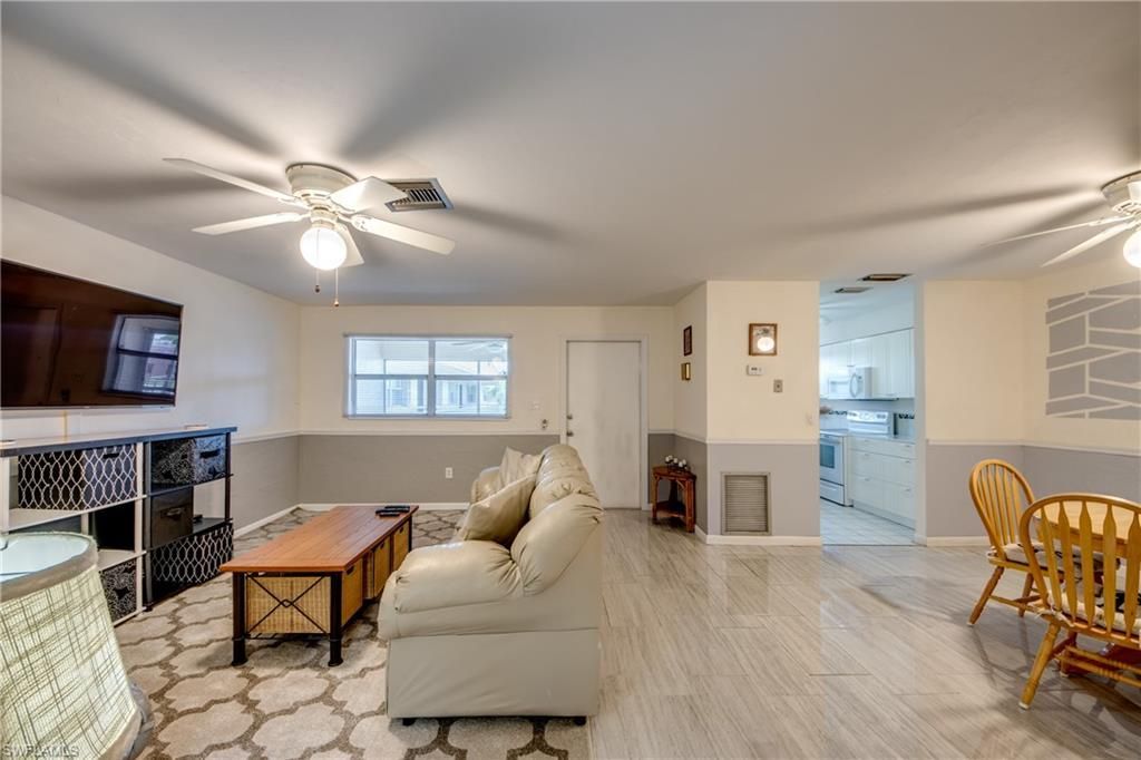 909 SE 46th Ln, Unit 202, Cape Coral, FL 33904 Photo