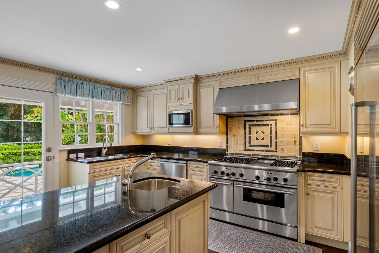 6 Via Vizcaya, Palm Beach, FL 33480 Photo