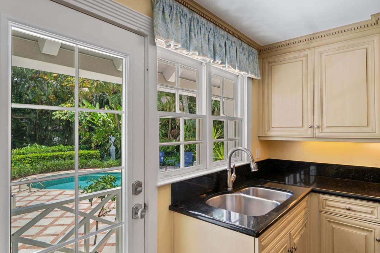 6 Via Vizcaya, Palm Beach, FL 33480 Photo