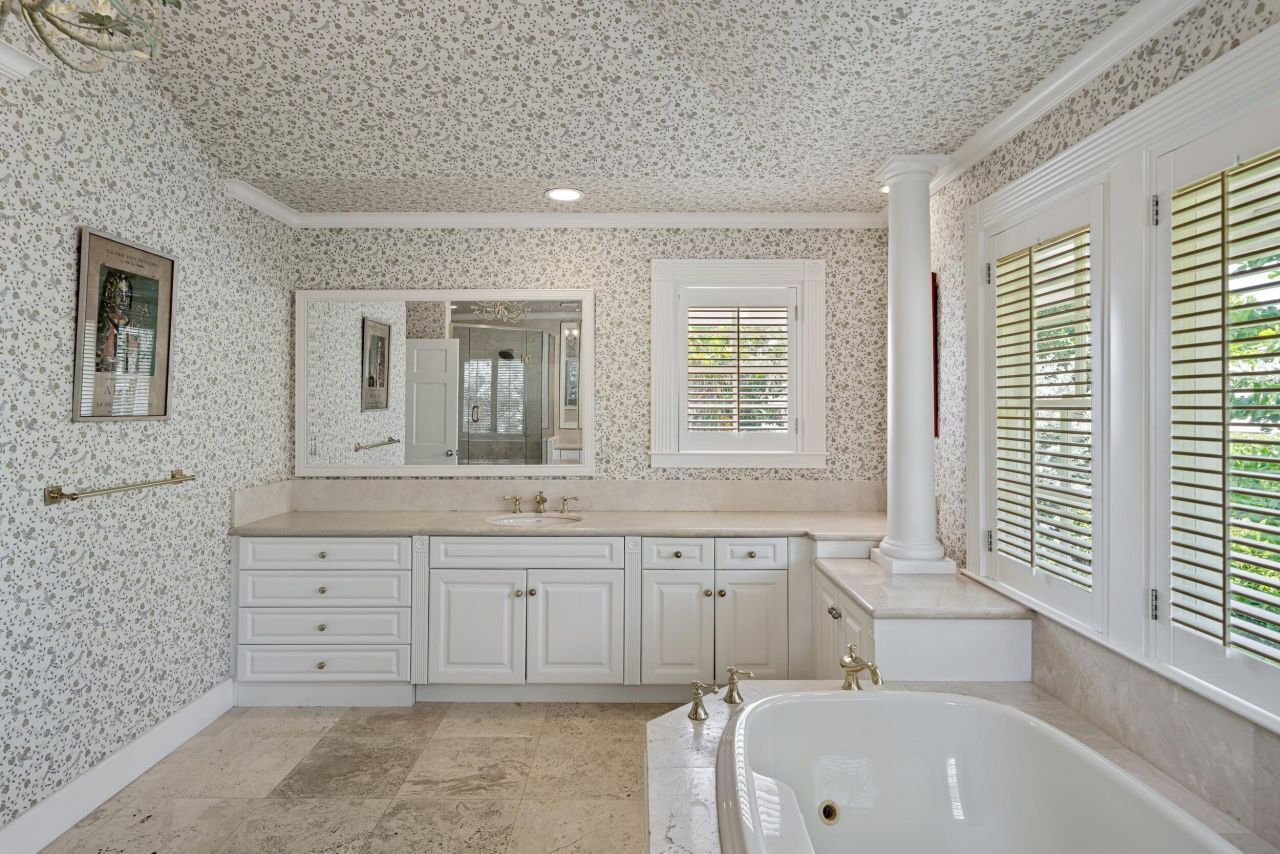 6 Via Vizcaya, Palm Beach, FL 33480 Photo