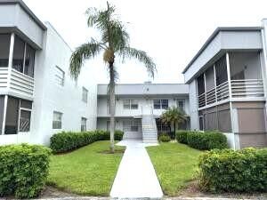 946 Flanders T, Unit 946 T, Delray Beach, FL 33484 Photo
