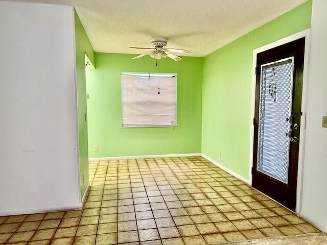 946 Flanders T, Unit 946 T, Delray Beach, FL 33484 Photo