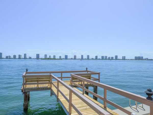 101 Doolen Court, Unit 307, North Palm Beach, FL 33408