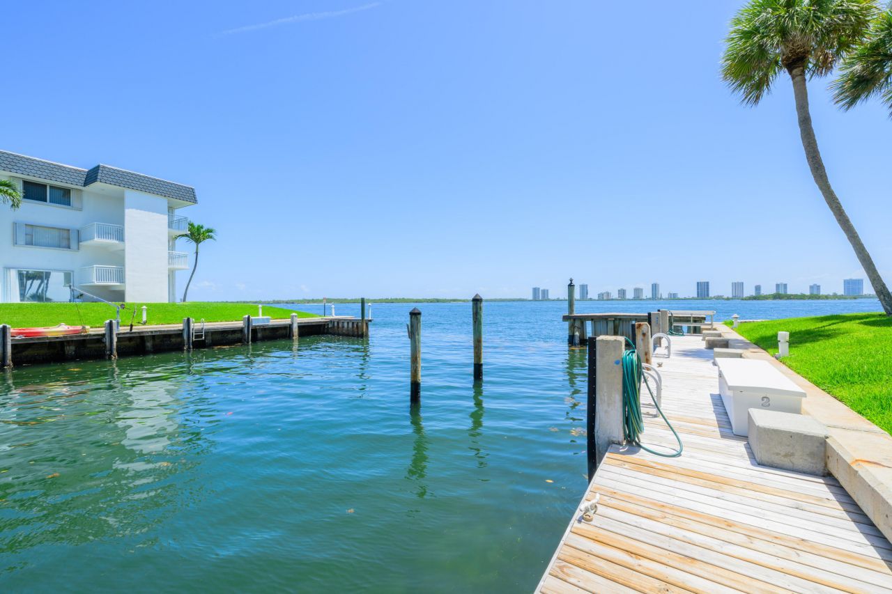 101 Doolen Court, Unit 307, North Palm Beach, FL 33408 Photo