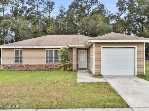 242 MANGO Drive, Palatka, FL 32177