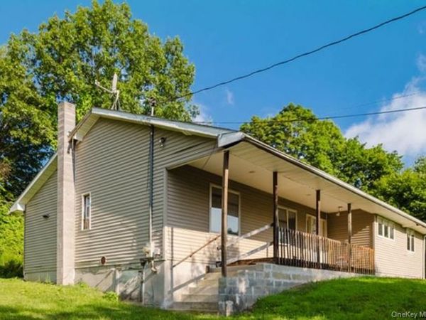 10 Diviesti Drive, Marlboro, NY 12542