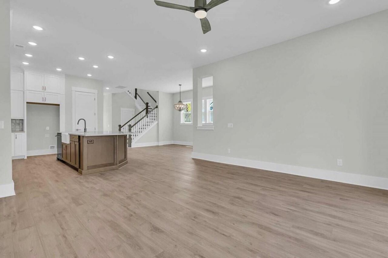 1191 Reserve Lane Photo 6