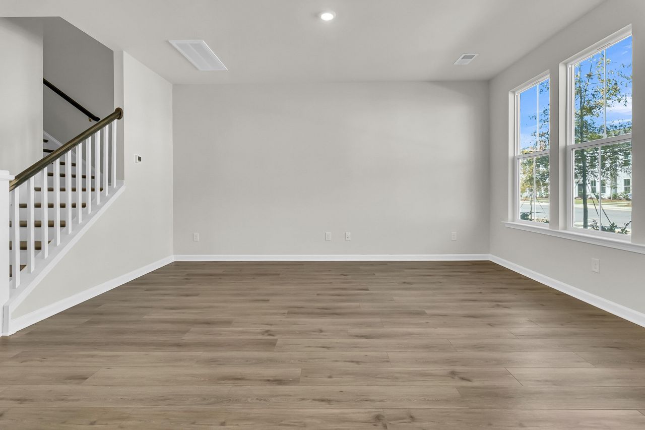 149 Brown Swiss Circle Photo 4