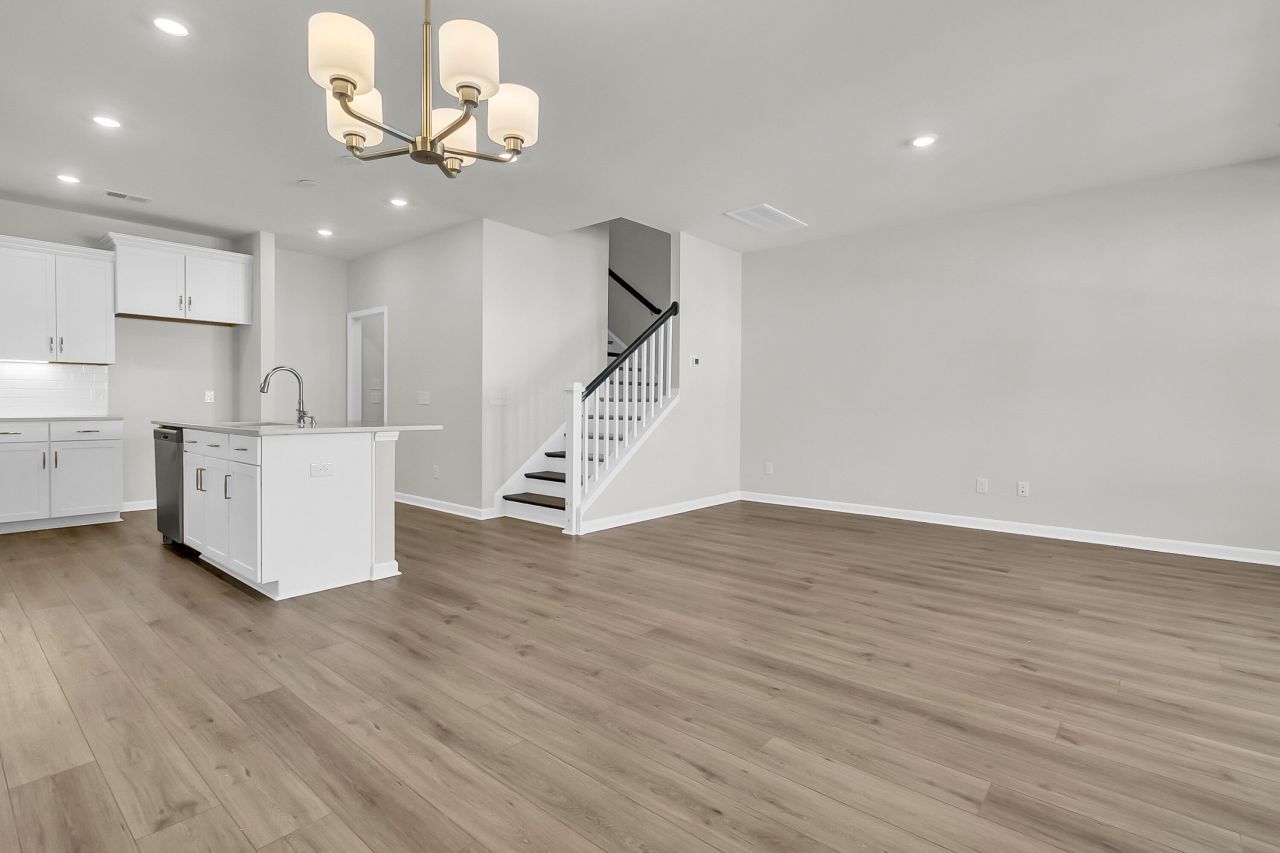 149 Brown Swiss Circle Photo 7