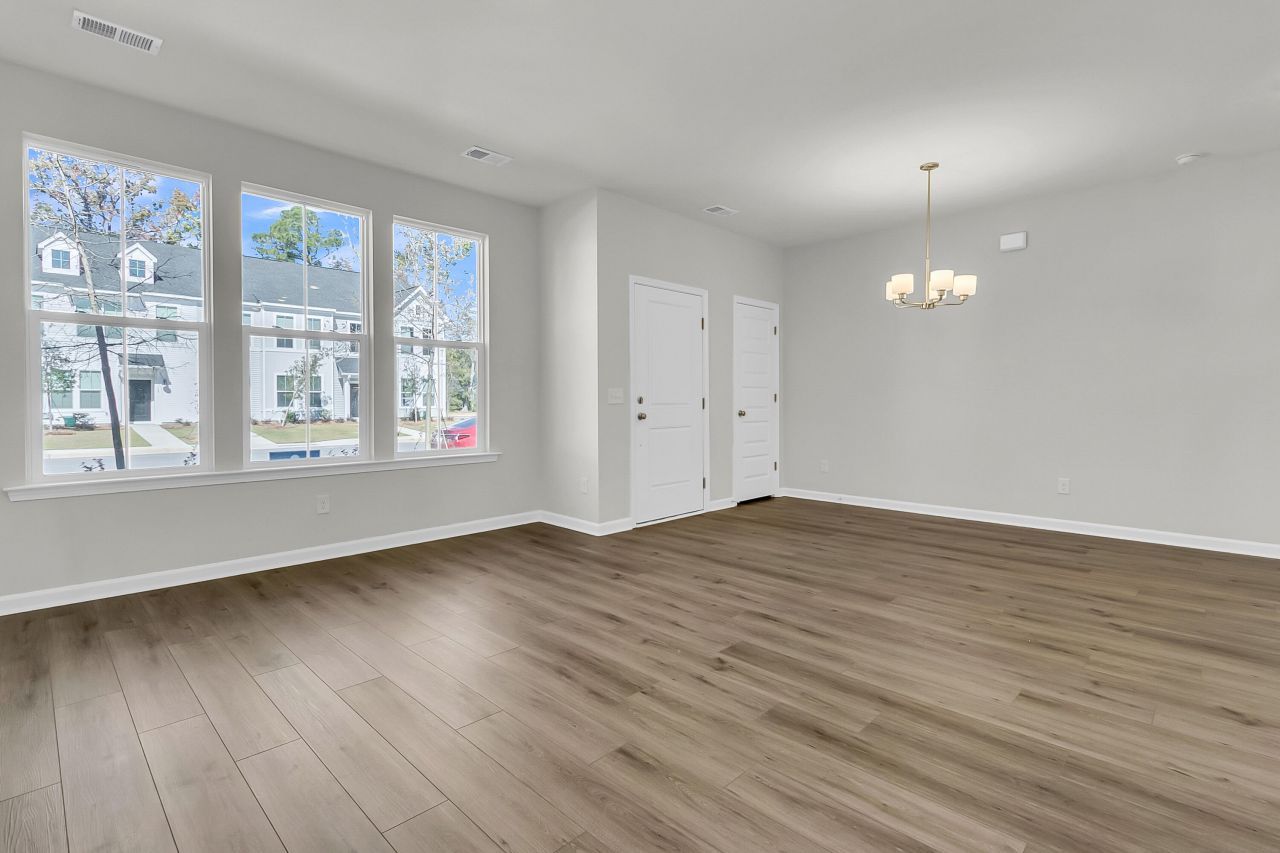 149 Brown Swiss Circle Photo 8