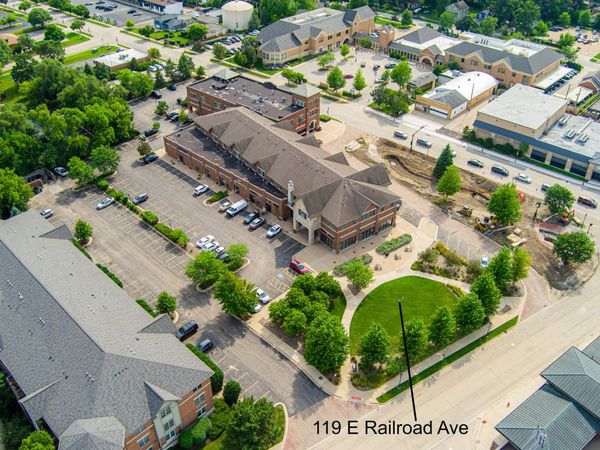 119 E Railroad Avenue, Bartlett, IL 60103