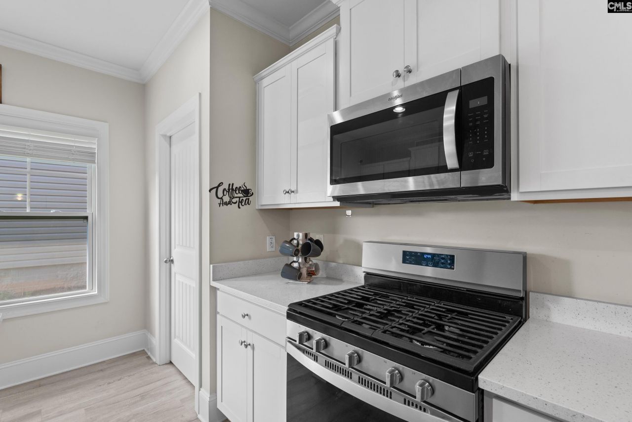 516 Mitscher Way Photo 10