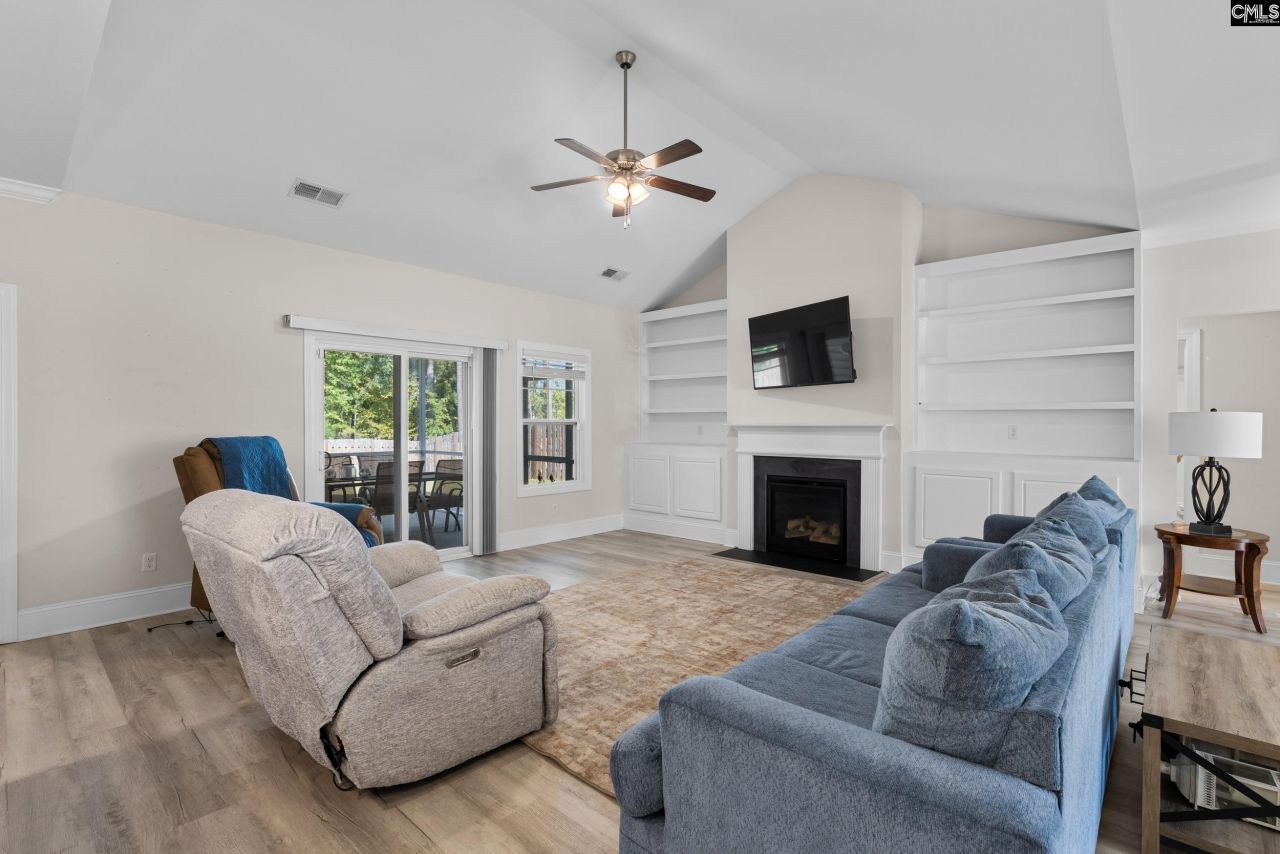 516 Mitscher Way Photo 12