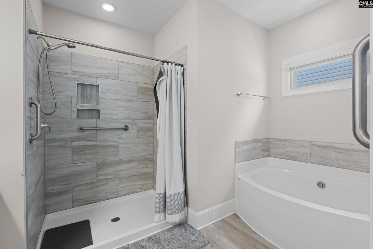 516 Mitscher Way Photo 16