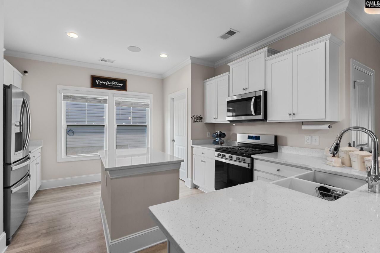 516 Mitscher Way Photo 8