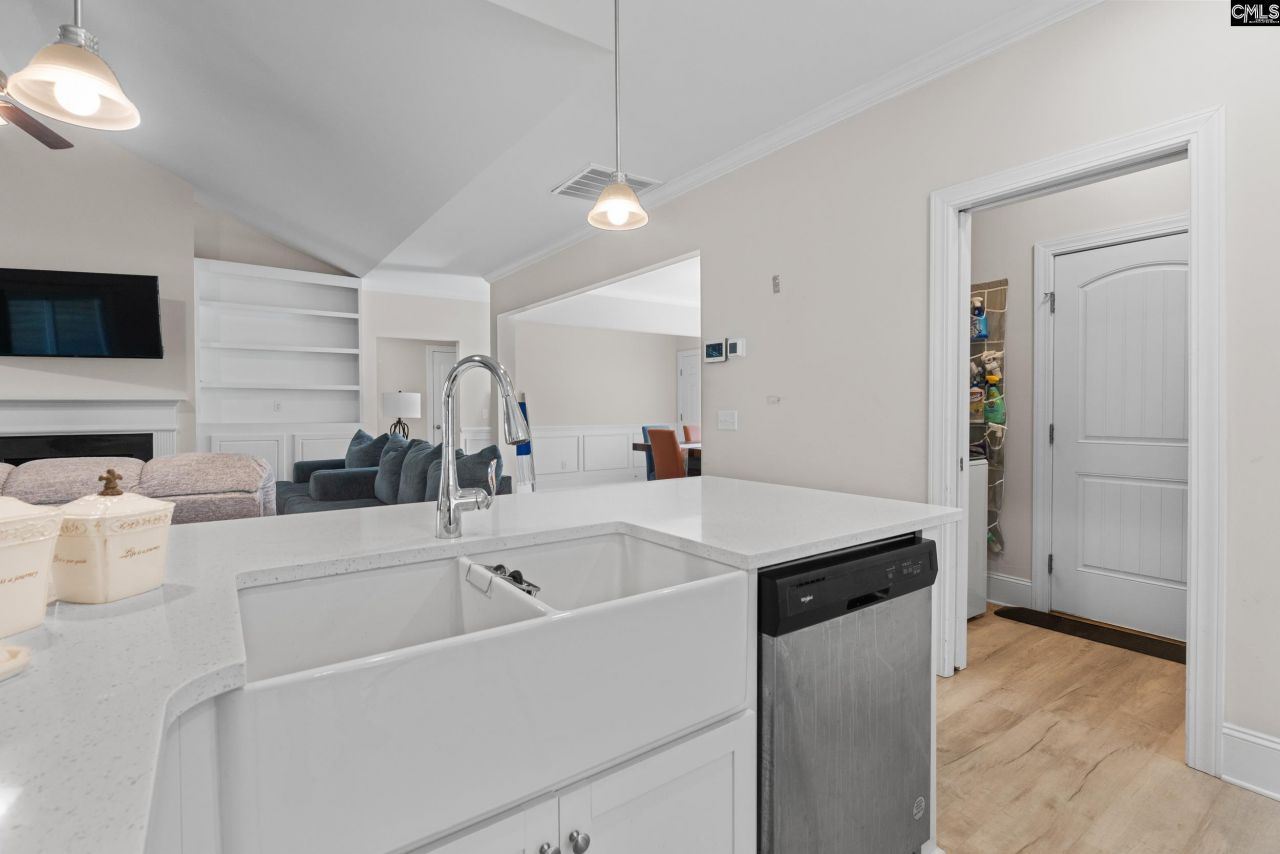 516 Mitscher Way Photo 9