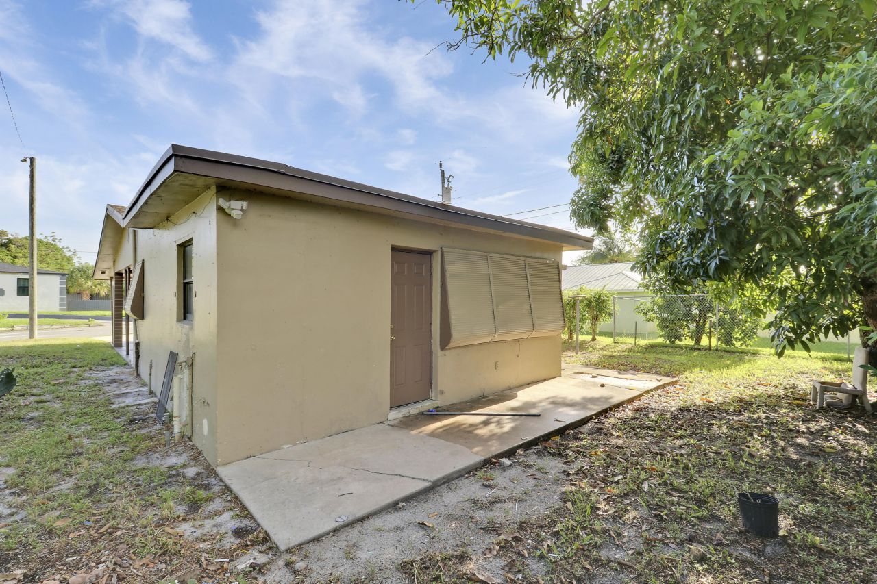 110 NW 5th Court, Boynton Beach, FL 33435 Photo