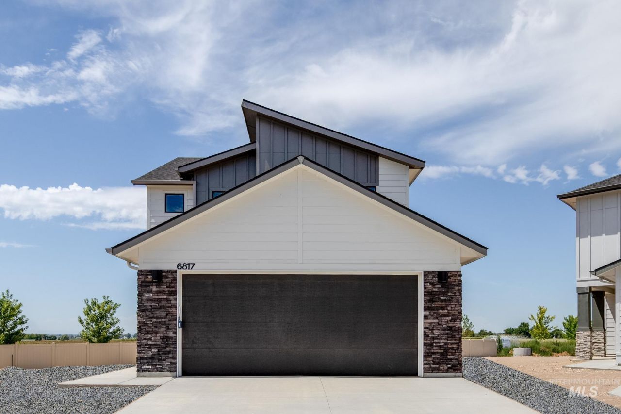 6817 S Old Farm Ave, Meridian, ID 83642 Main Photo