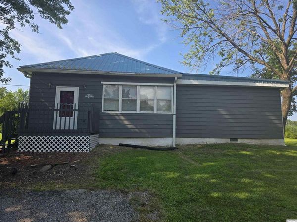 1541 Elm Street, Hamilton, IL 62341