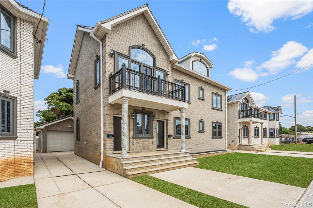 150-29 Hawtree Street, Ozone Park, NY 11417 Main Photo