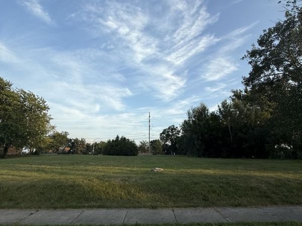 8444 W 171st Street, Tinley Park, IL 60487